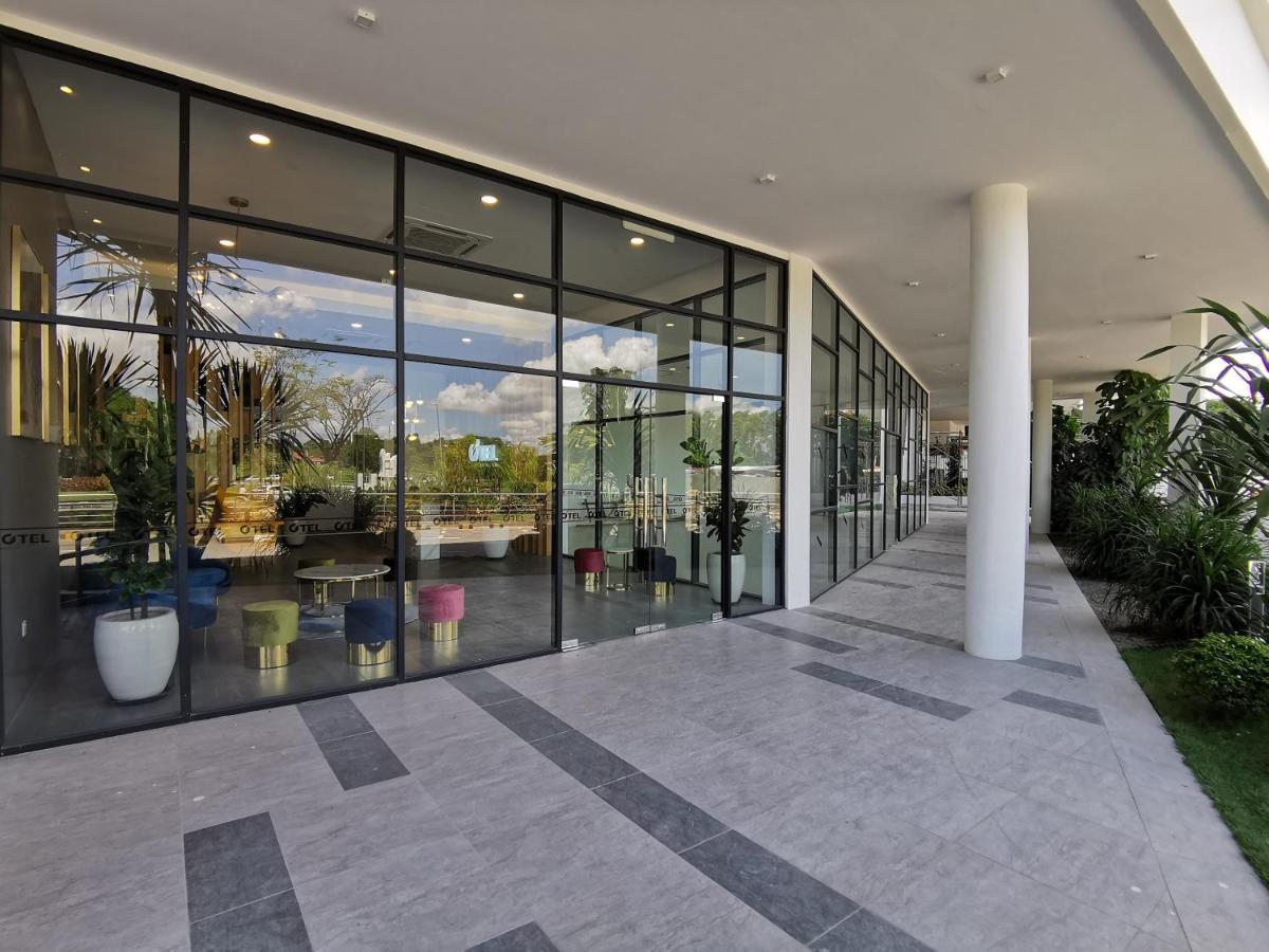 Otel Hotel Сибу Екстериор снимка