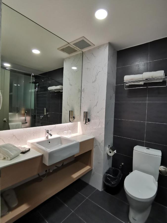 Otel Hotel Сибу Екстериор снимка